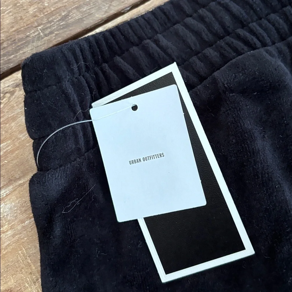 UO Juicy Couture Black Label Los Angeles Joggers /
2017 Collection NWT - Picture 4 of 6